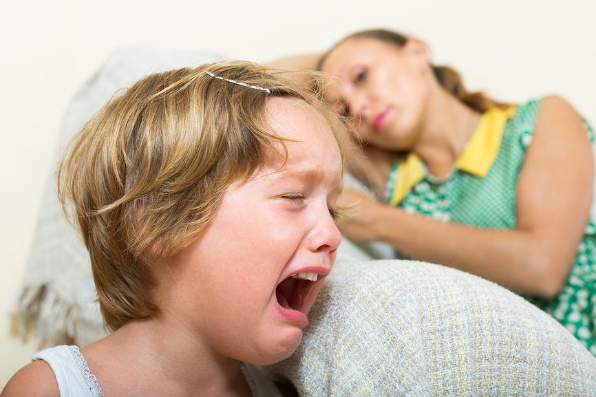 «Не надо объяснять ребенку свою правоту»: как я научилась справляться с истериками двухлетки