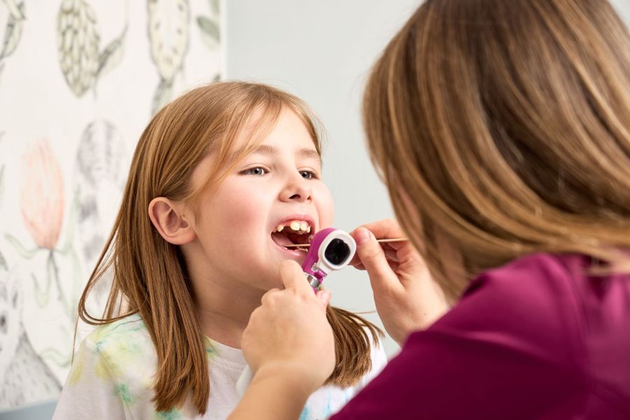 Боль в горле у ребенка