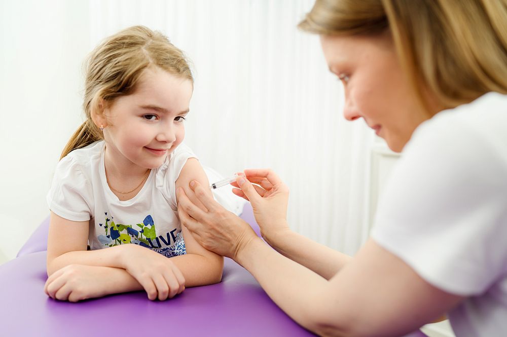 Наблюдение за ребенком после прививки.