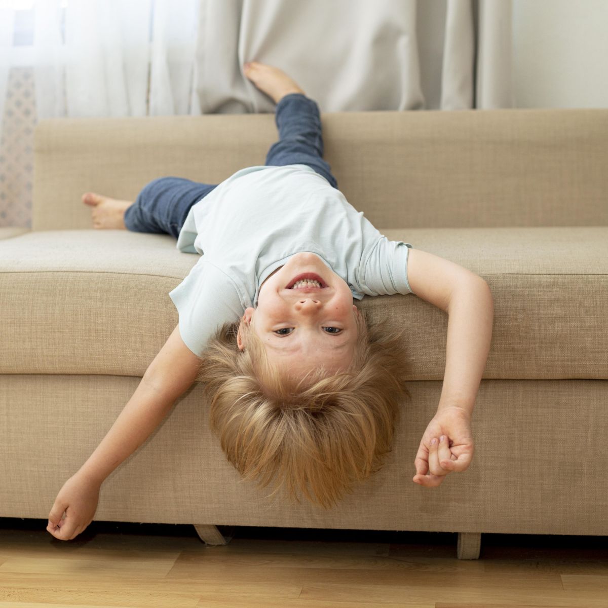 Ребенок упал с высоты